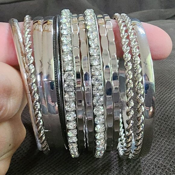 Claire's Set Of 14 Silver Tone Bangle Bracelets - Picture 11 of 16
